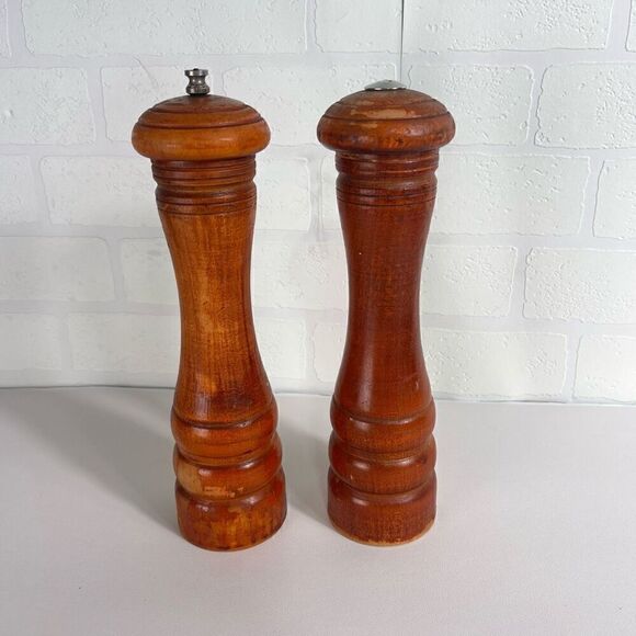 Vintage Verity Southall Salt and Pepper Grinder Shaker Wooden Set - Picture 1 of 13